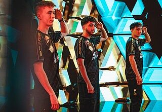 Read now- R6:SI21 CHAMPIONS | NIP
