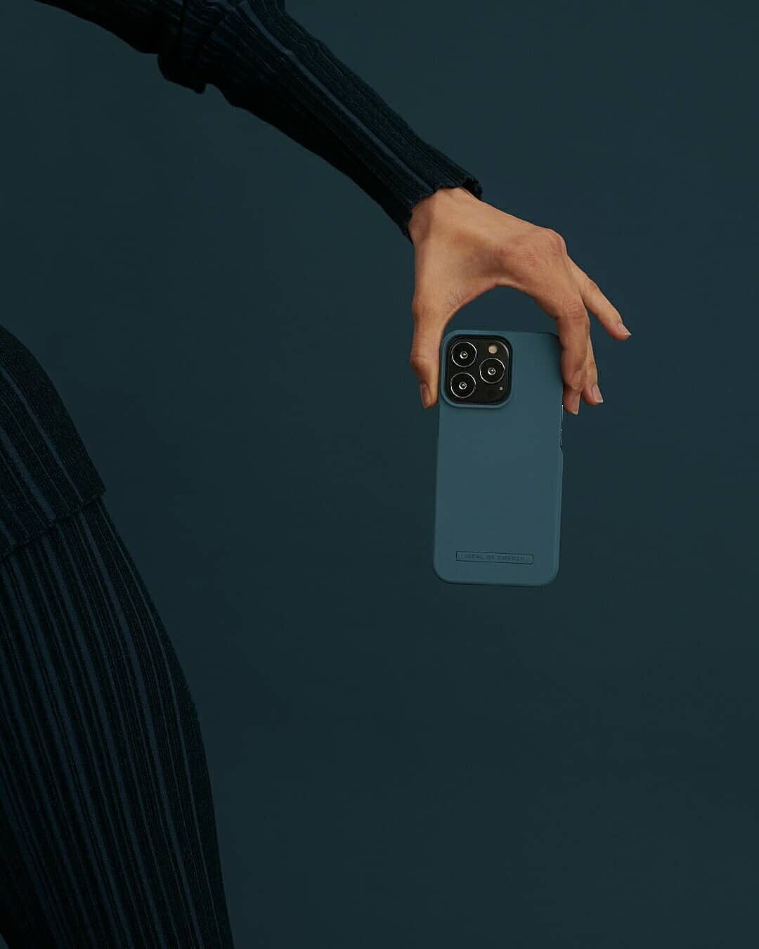 Mobiltillbehör - klä din telefon i trendig design | IDEAL OF SWEDEN Mobiltillbehör - klä din telefon i trendig design | IDEAL OF SWEDEN
