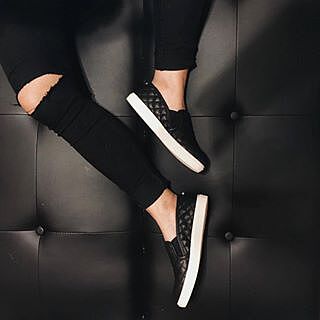 steve madden black quilted sneakers