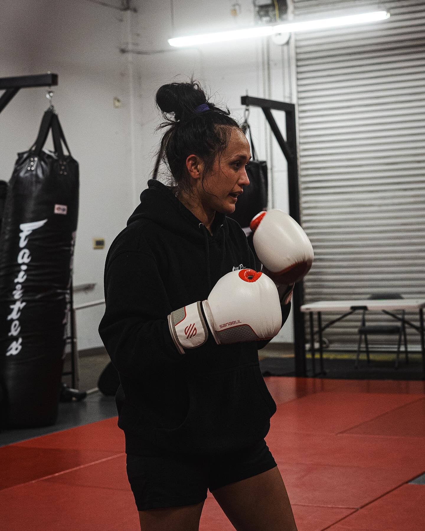 Hyperstrike Women's Boxing Gloves – Sanabul