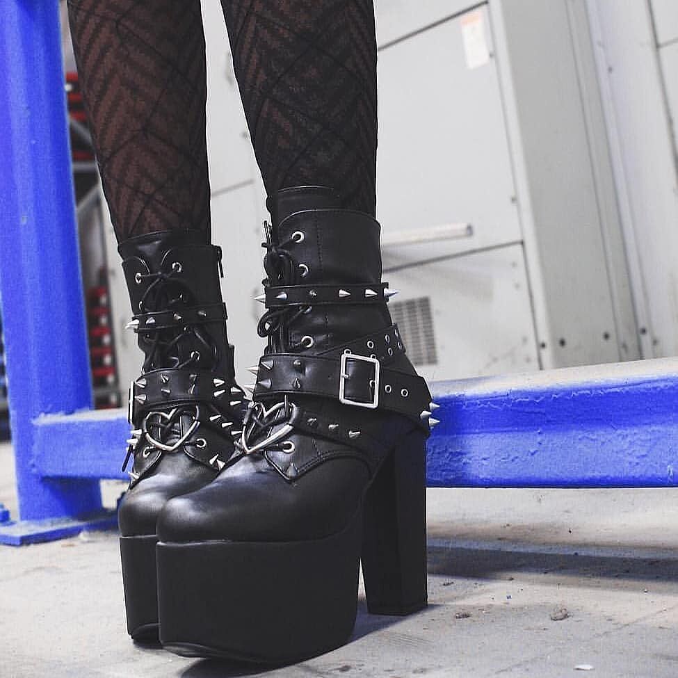 Demonia Torment-700 Women's Ankle Boots 