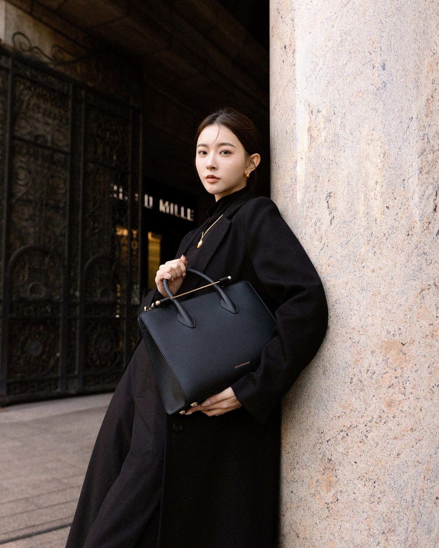 Your everyday companion. The Strathberry Midi Tote @_____chiang.

Discover the style via the link in bio.
⁠
#strathberry