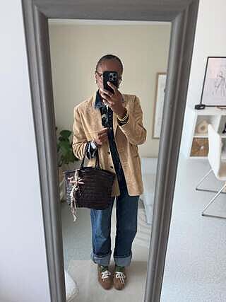 AZIEL Sand Suede Low-Top Lace-Up Women's Sneakers – Steve Madden