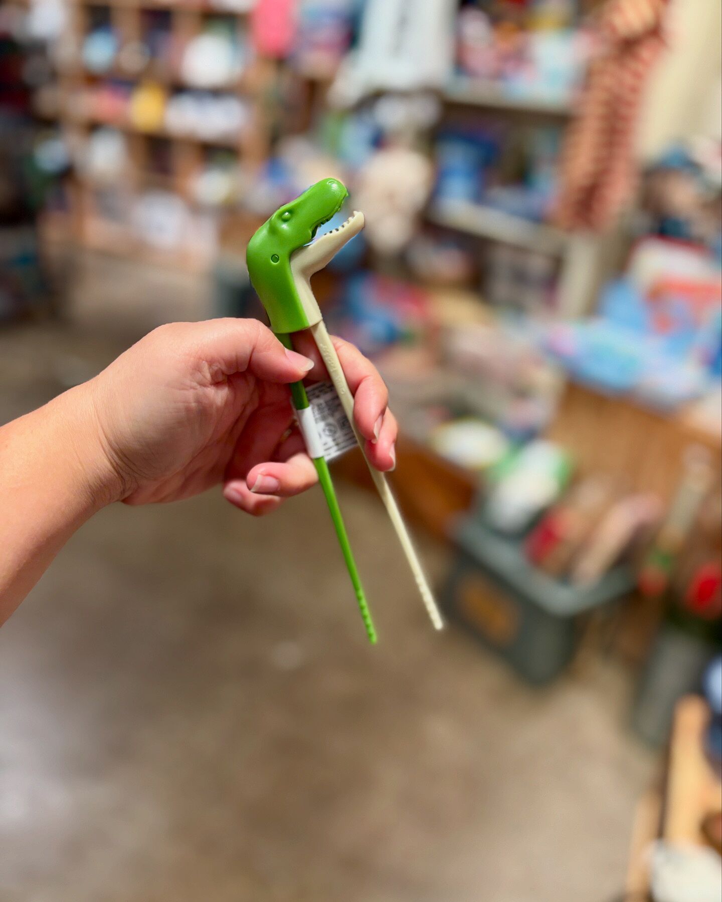 MUNCHTIME | Crocodile Chopsticks