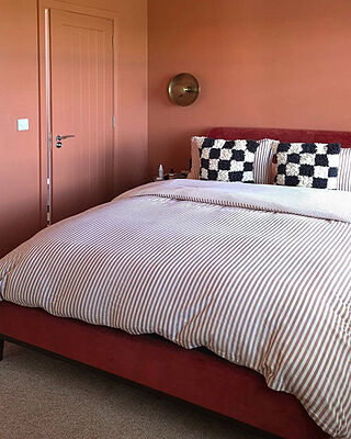 Boston Round Metal Diffuser Wall Light