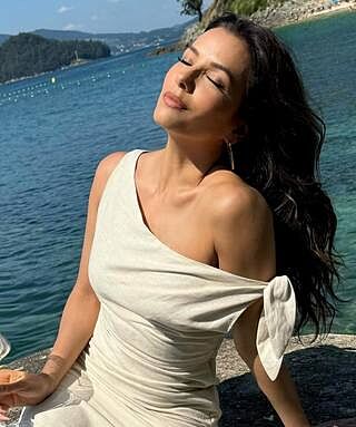 Cincinnati Midi Dress - Off The Shoulder Side Split Column Linen Dress in Black