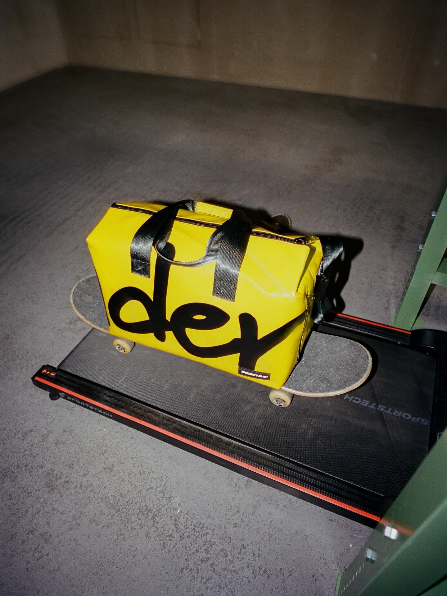 F46 CLARK | FREITAG