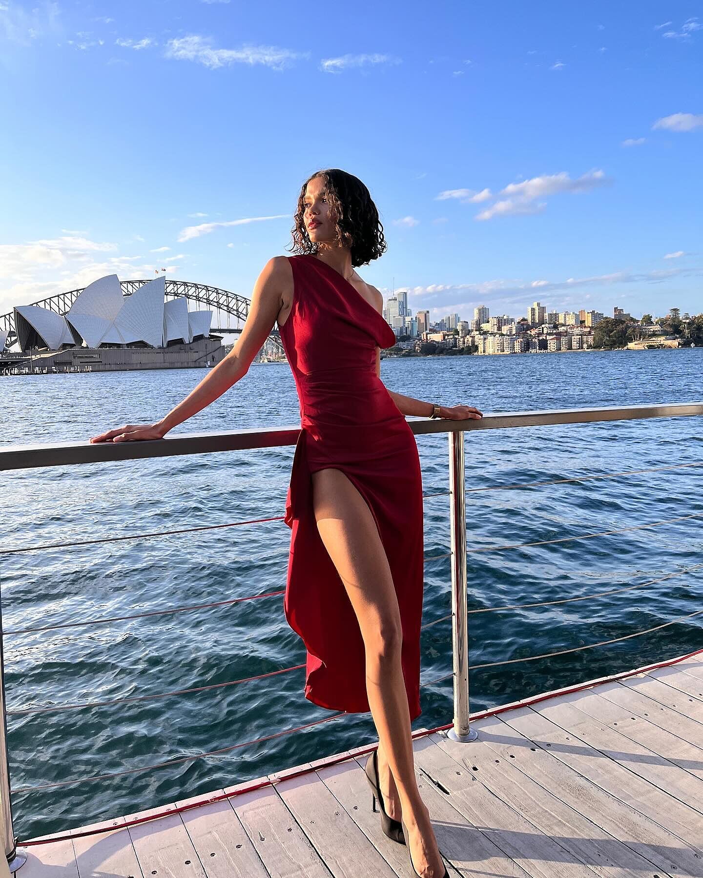 emerald green off shoulder prom dress Sexy Off-shoulder Emerald Green Off-shoulder Sweetheart Side-slit Merm –  SposaBridal