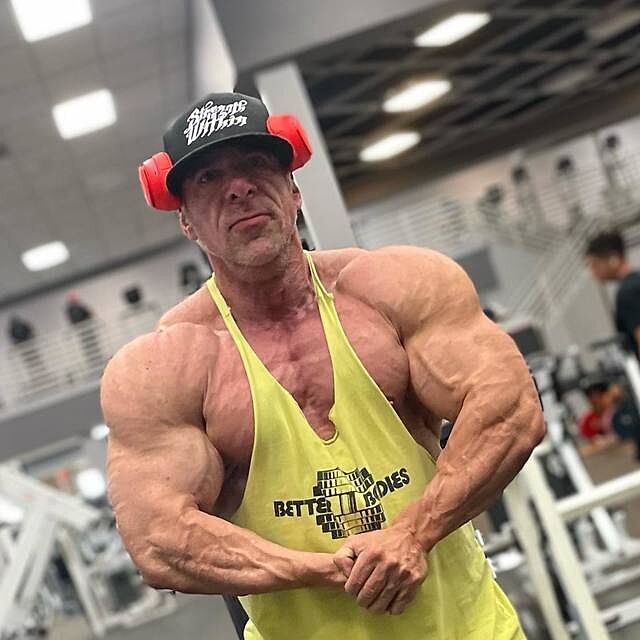 Fitness Apparel and Gym Clothes