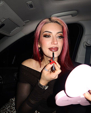 Hello Kitty® Bow LED Compact Mirror