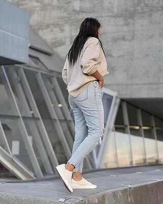 ZINA CRYSTAL SNEAKERS BLACK SUEDE – Dolce Vita