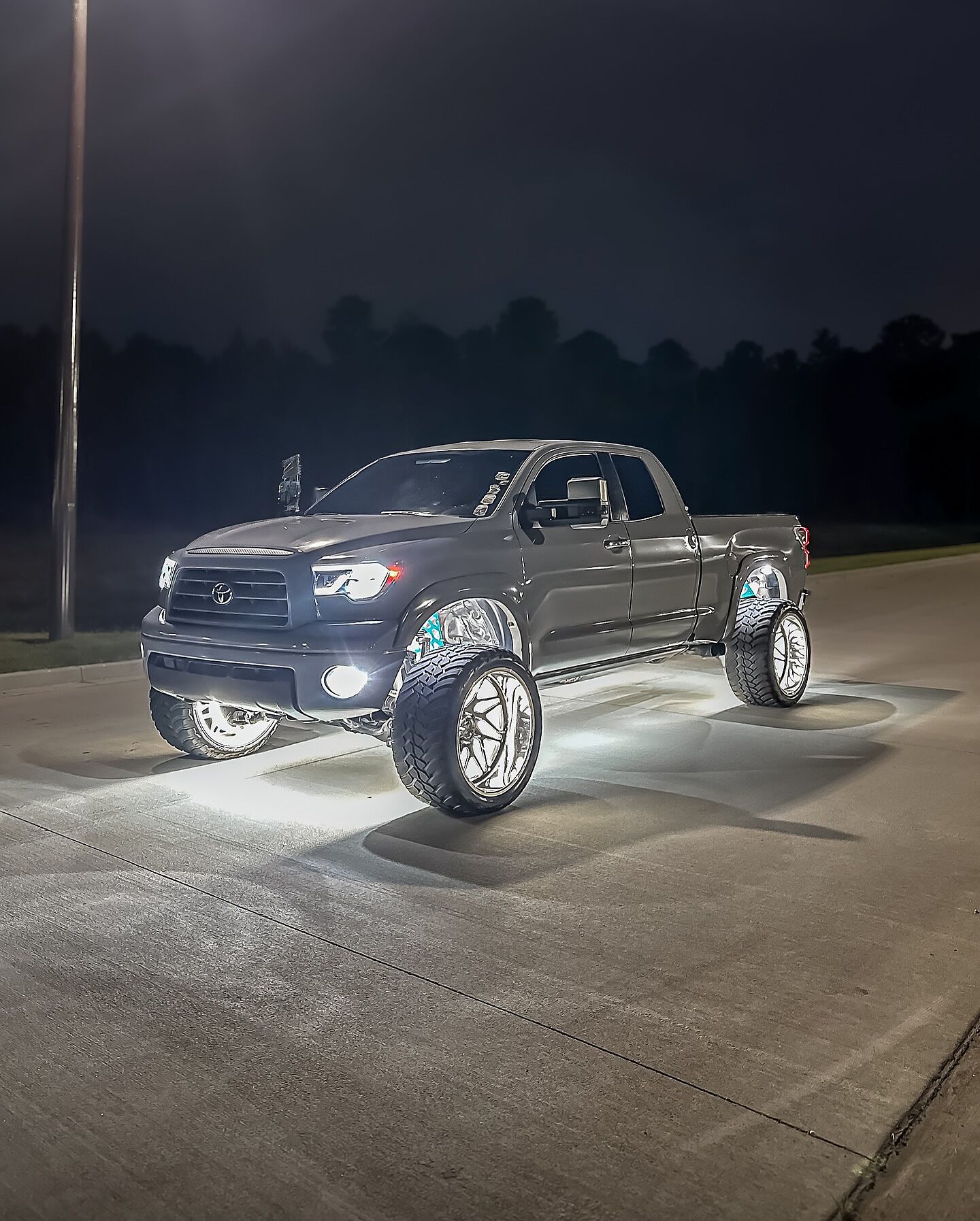 AURA PRO Quantum Bluetooth LED Rock Light Kit With 4 Multi