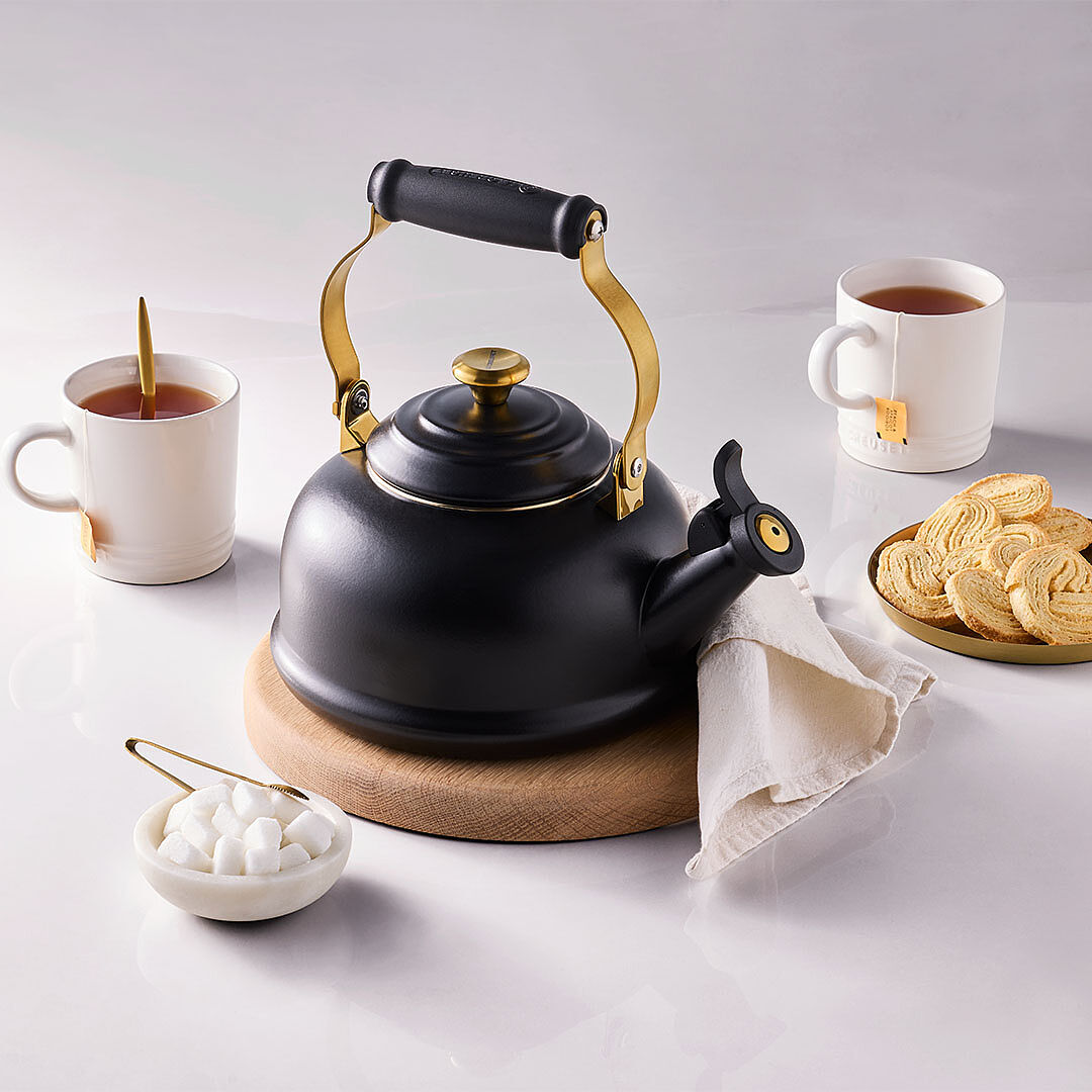 Zen Kettle with Phenolic Knob | Le Creuset®