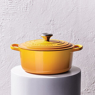 Cast Iron Holly Soup Pot with Gold Knob | Le Creuset®