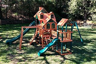 gorilla playsets empire extreme swing set
