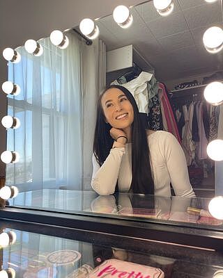 Hollywood Aurora Makeup Mirror