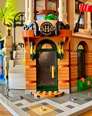 LEGO® Creator Expert Boutique Hotel
