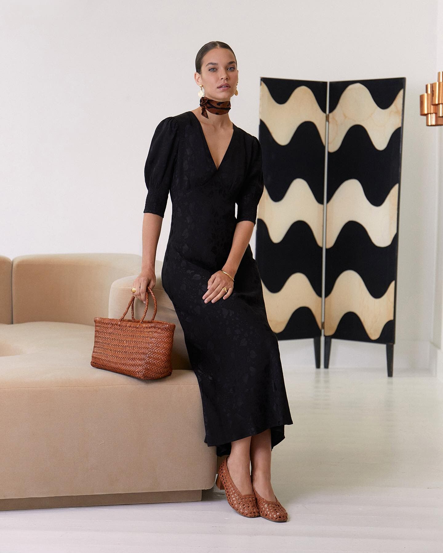 Zadie Jacquard Midi Dress in Leaf Heart Black | RIXO USA ⋆