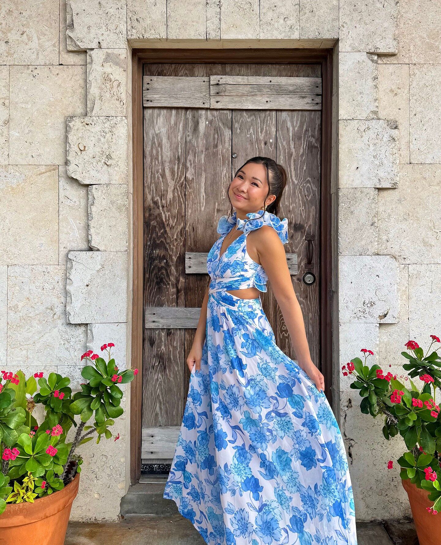 Madara Lace-Up Back Maxi Dress Floral Blue– Selfie Leslie