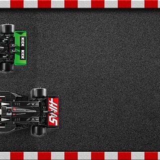 LEGO® Speed Champions - KICK Sauber F1® Team C44 Race Car