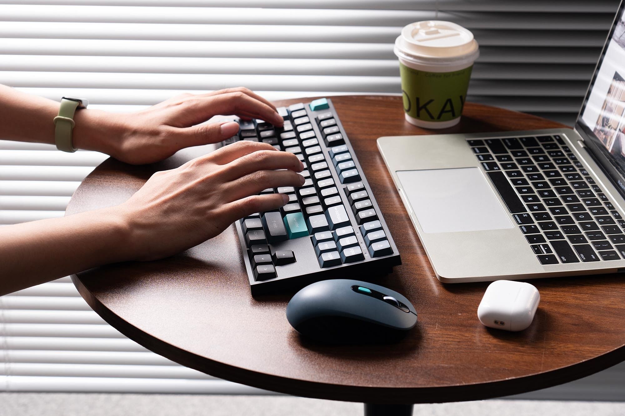 ノートパソコンとキーボードとマウス Keychron B33キーボード & BM25マウス ワイヤレスコンボ– SUPER KOPEK