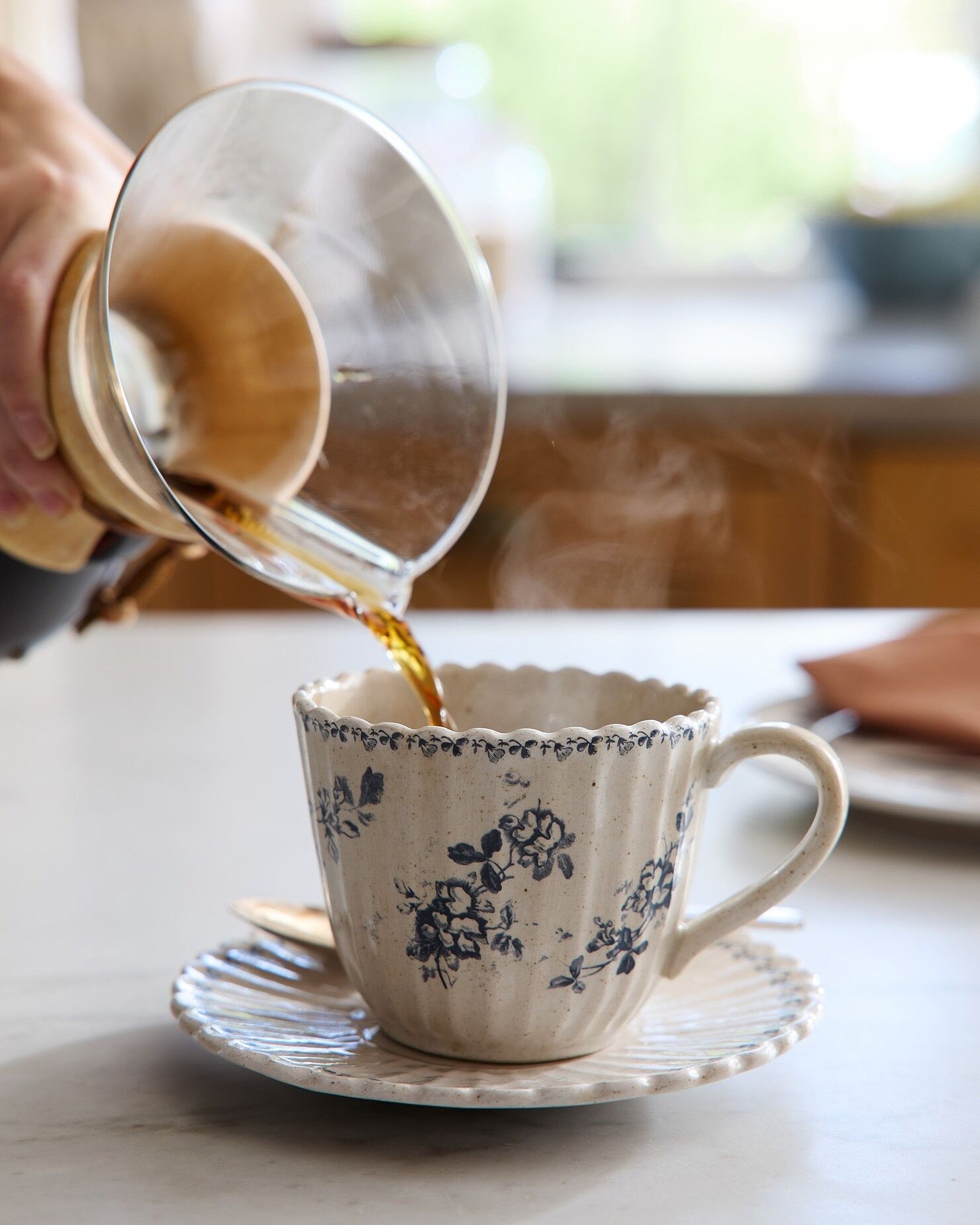Heirloom Garden Floral Tea Cup and Saucer Set – Magnolia