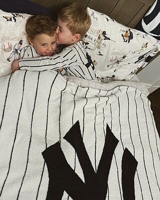 ニューヨーク・ヤンキース(NEW YORK YANKEES) ブランケット CozyChic® New York Yankees™ Throw