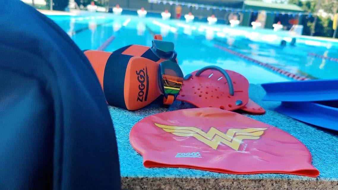 Swimming Pullbuoy