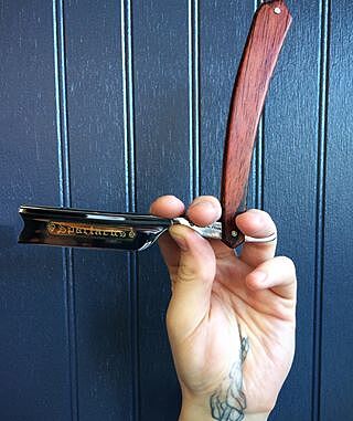 Thiers Issard Straight Razor, Spartacus, Red Stamina Wood, 7/8