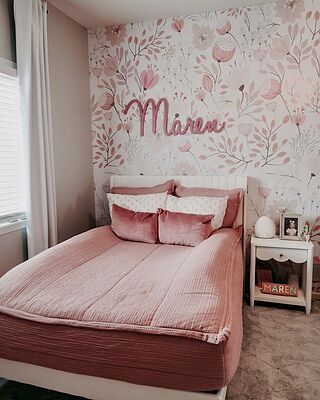 Kids Soft Light Pink / Blue Wildflowers Floral Pattern Wallpaper Mural