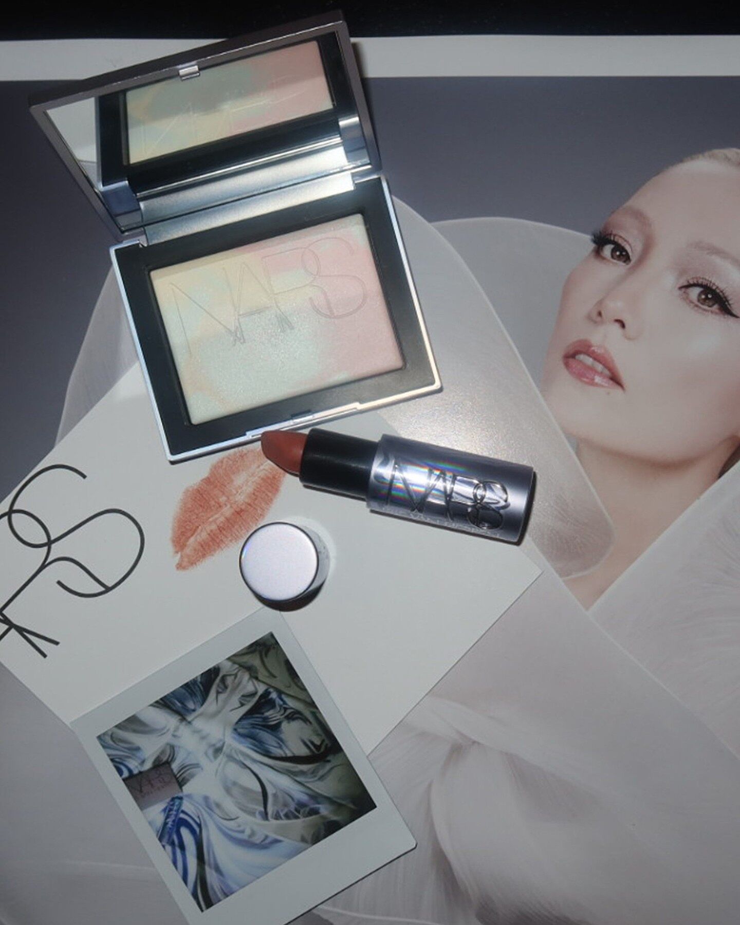 ライトリフレクティング プリズマティックパウダー | NARS Cosmetics