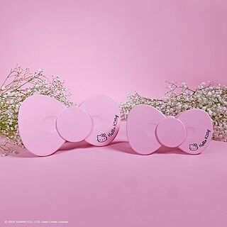 Hello Kitty® Bow LED Compact Mirror