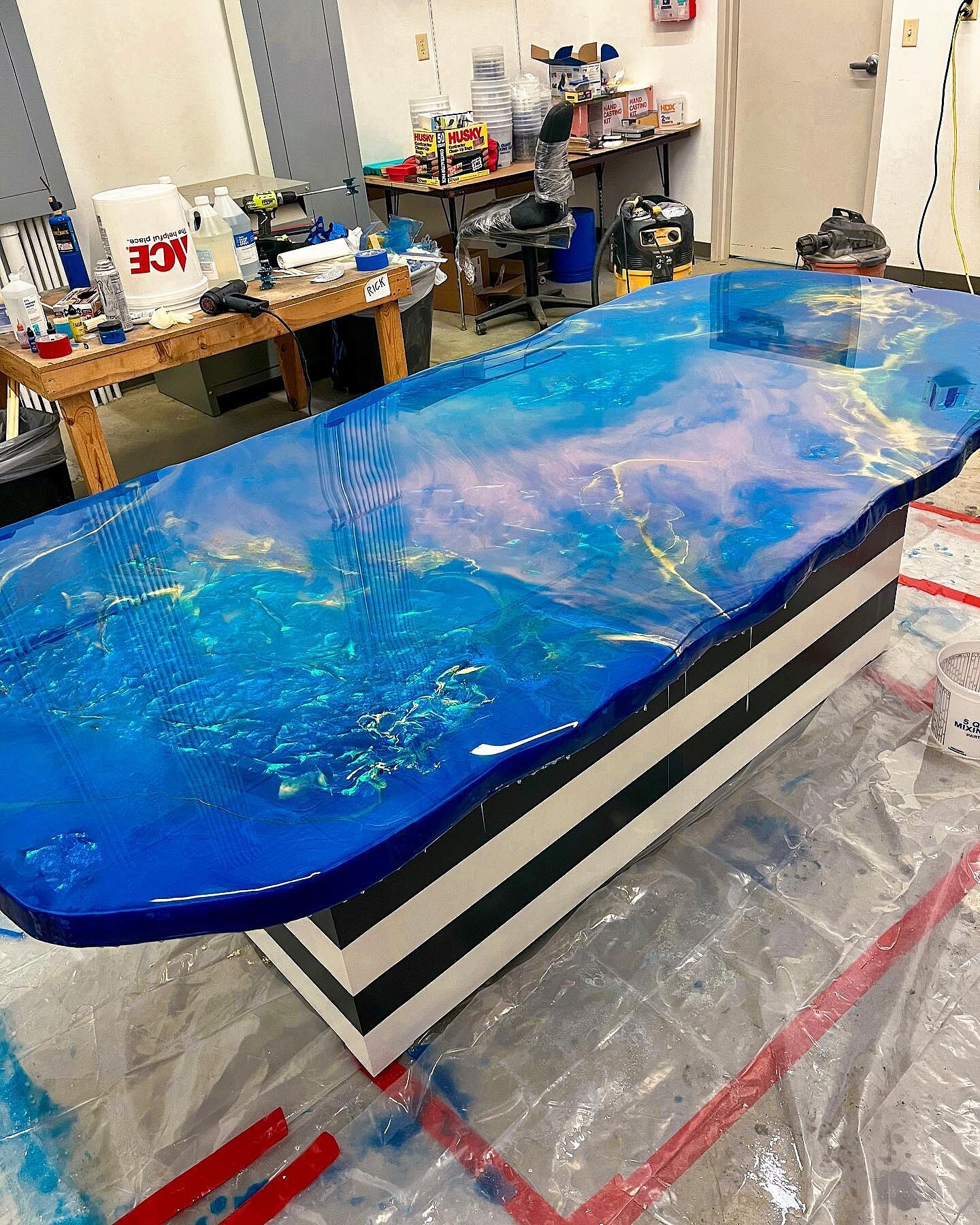 Amazing Clear Cast Resin Bundle - 32 Oz 2-Pack With 40 Mixing Cups & Sticks For Crafting