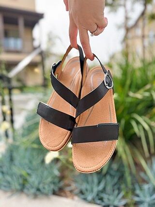 katieページ Katie Side Zip Slip-On - Black – aetrex
