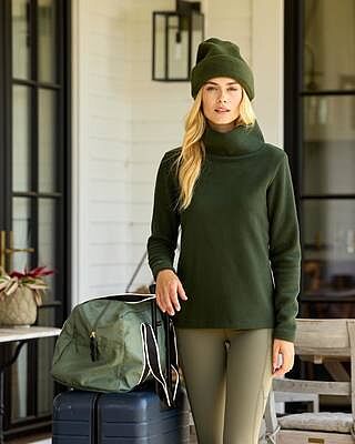 Greenpoint Turtleneck in Sherpa Fleece (Oatmeal) – Dudley Stephens