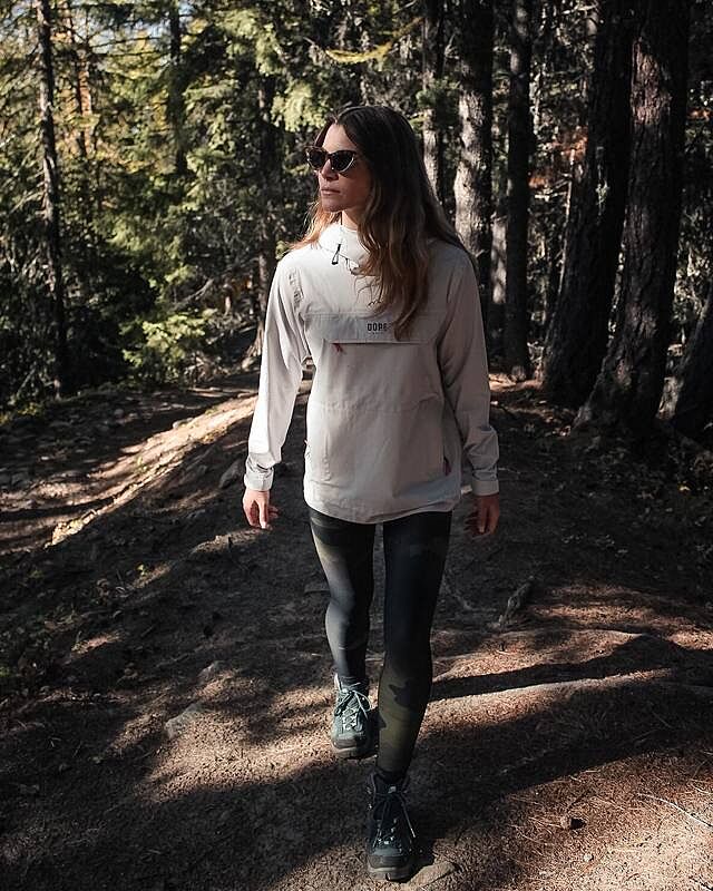 Customer @ginevratorrigiani in Drizzard W Rain Jacket Women Light Grey