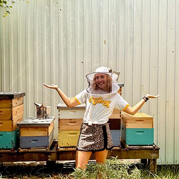 A moment from the Savannah Bee hive
