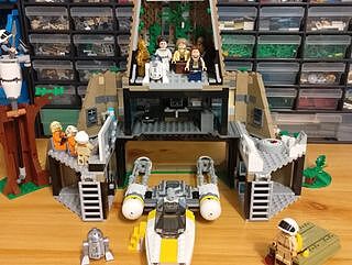 LEGO® Star Wars™ Yavin 4 Rebel Base