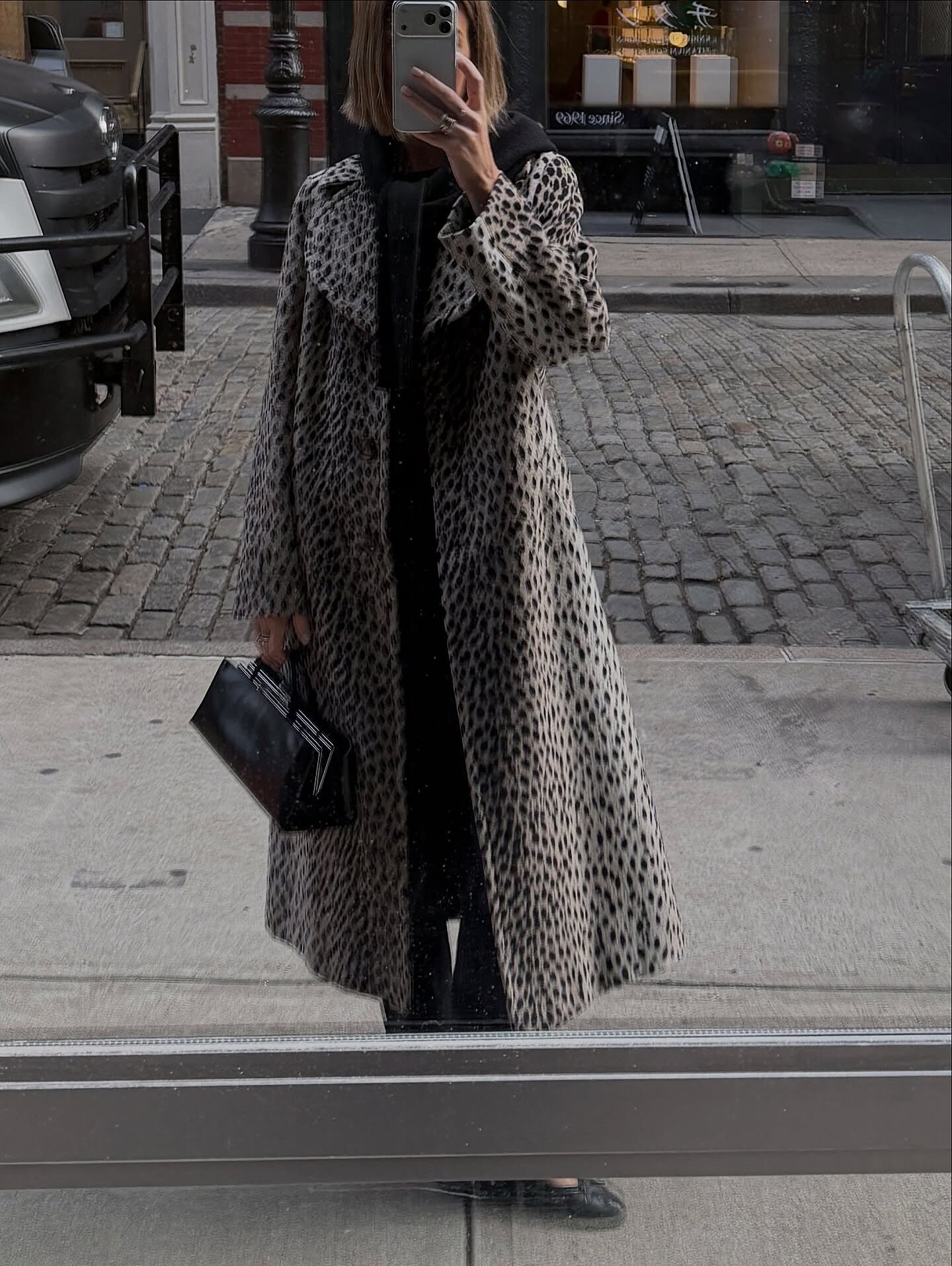 美品 45RPM コンチョ レザー 鹿 牛革 インディゴ ウール コート R刺繍 Rosemary Coat in Brown Antelope Spot Jacquard Black | RIXO USA ⋆
