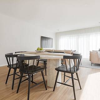 Freedom black 2025 dining chairs