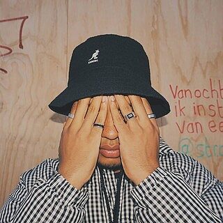 boucle bucket hat