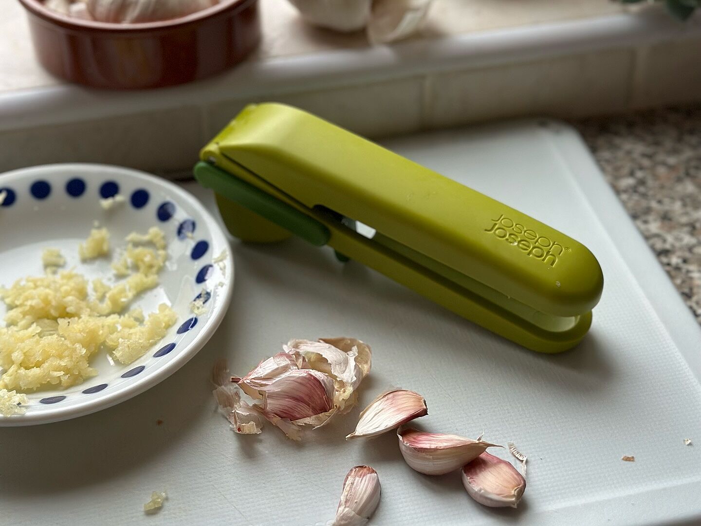CleanForce™ Garlic Press | Joseph Joseph US