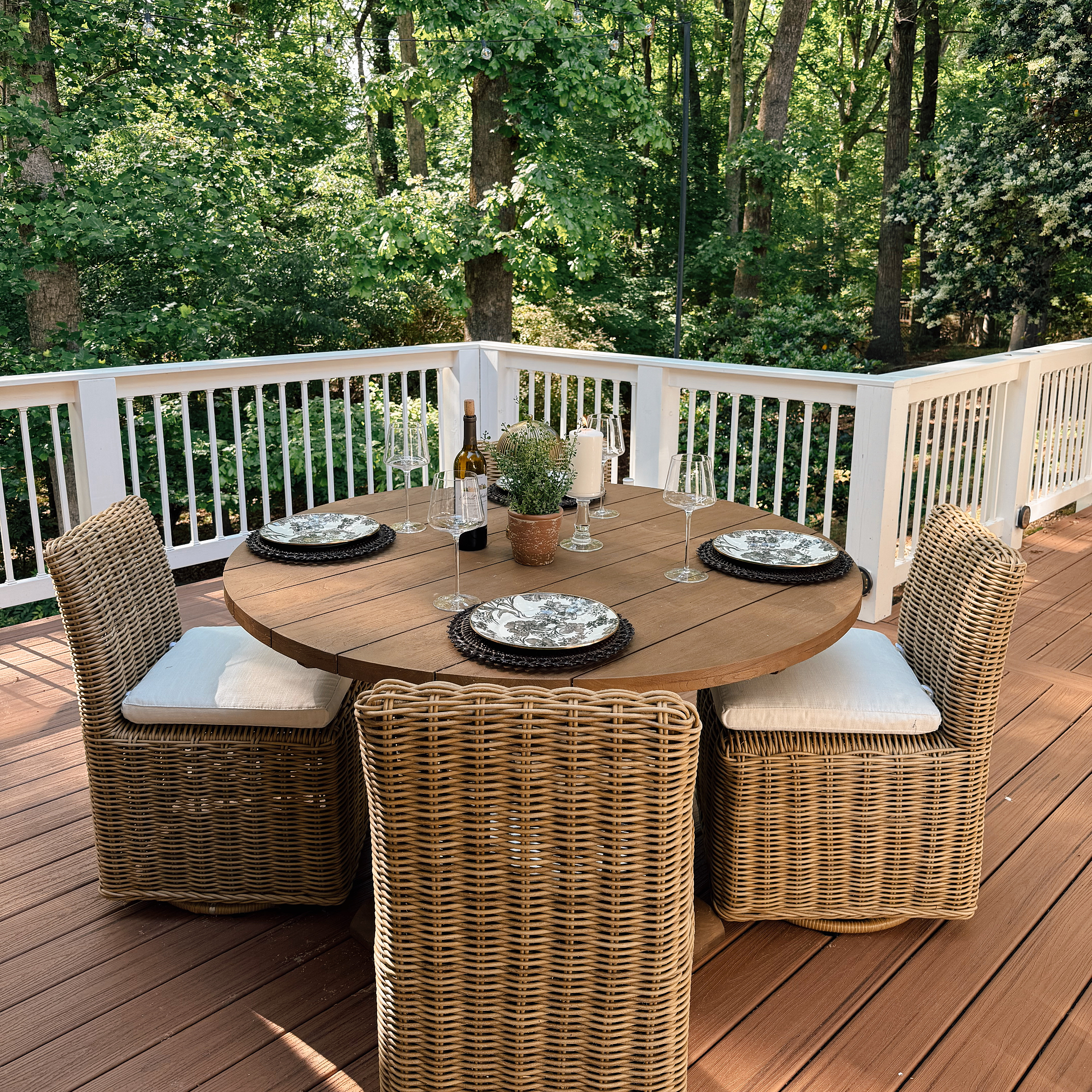 Hamptons Outdoor Round Dining Table – Arhaus, image size:2340x2340