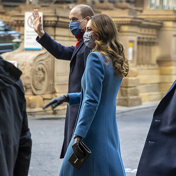 HRH Duchess of Cambridge carries the Multrees Chain Wallet - Croc-Embossed Leather Black