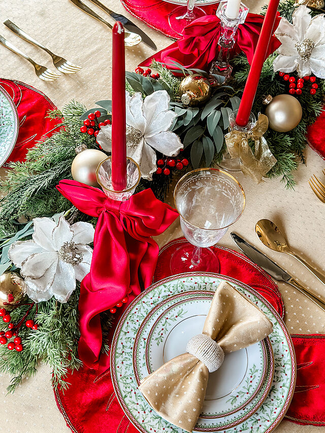 Holiday Traditions Set of 4 Bread and Butter Plates