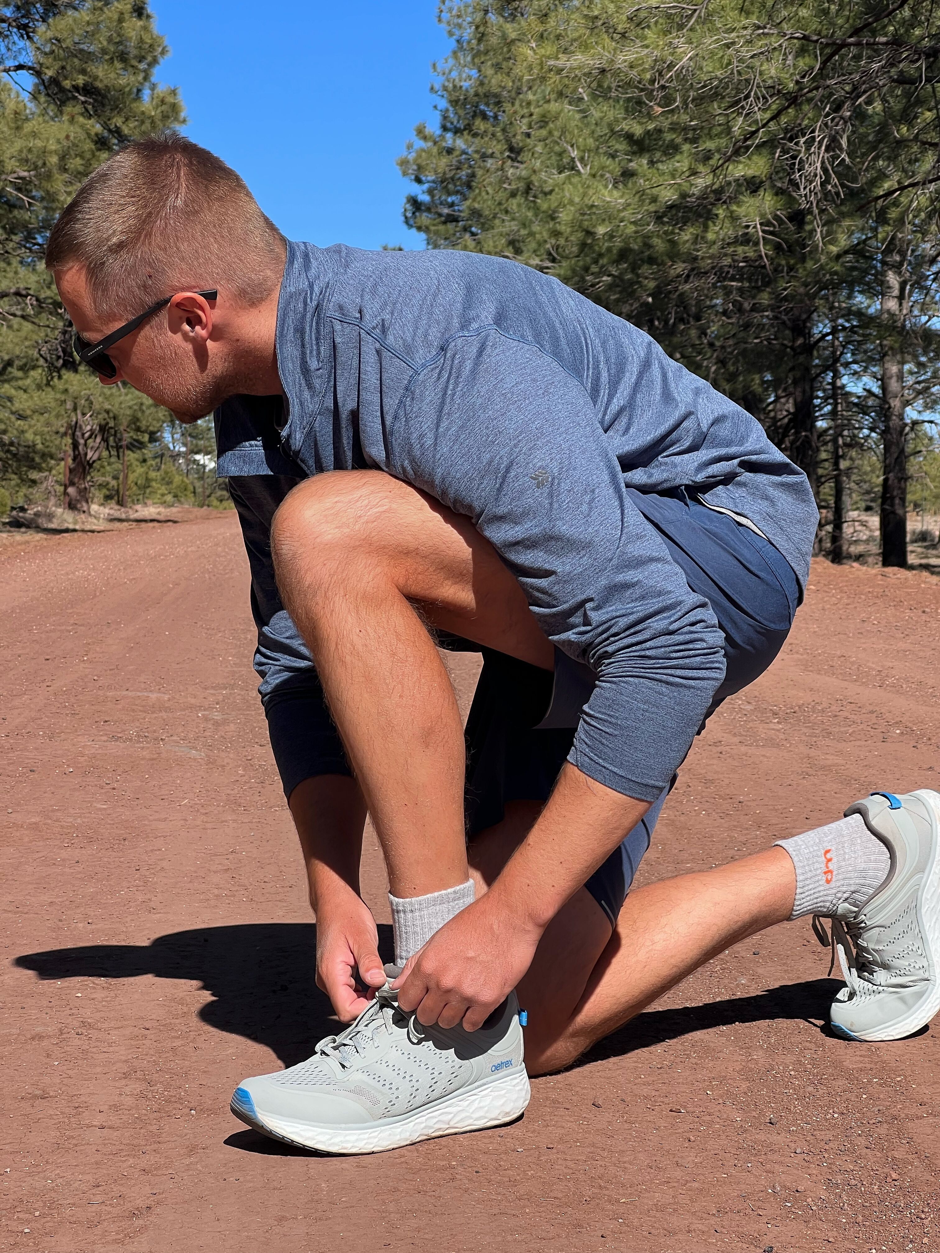 Chase Arch Support Sneaker - Grey – aetrex