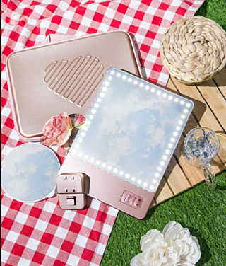 RIKI Babe Travel Set: Perfect Lighted Makeup Mirror for On-the-Go